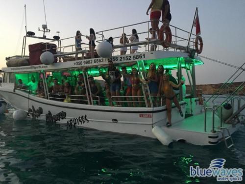 Boat party in Comino 